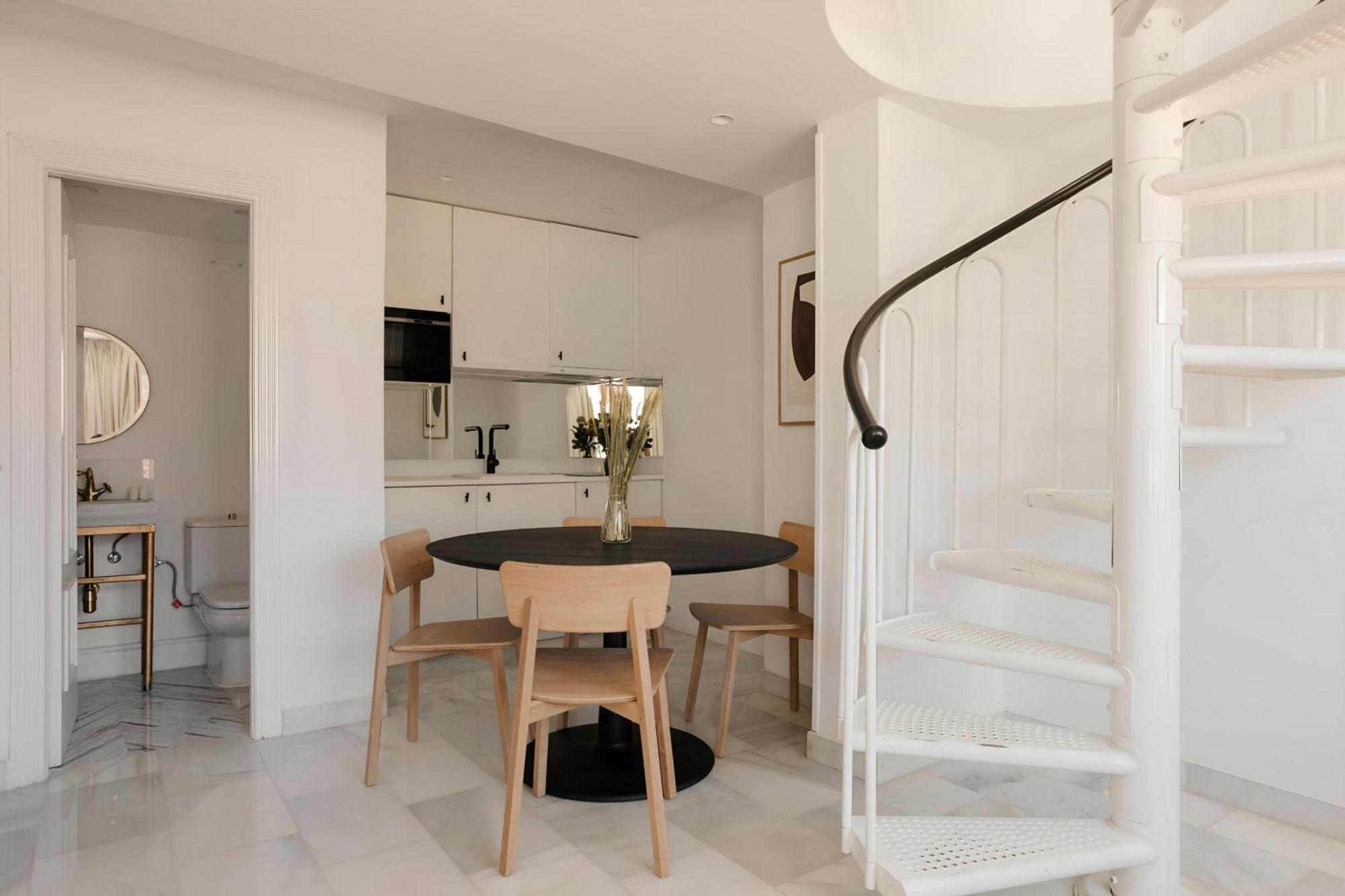 Sonder By Marriott Bonvoy Santa Ana Apartments Las Letras Madrid Exterior photo